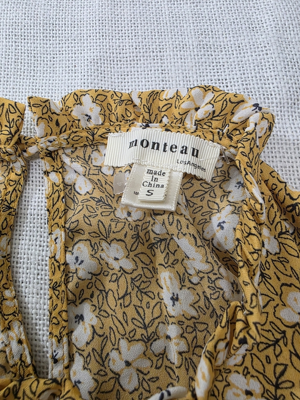 Monteau Size Small Mustard Floral Ruffle Flutter Sleeve Blouse - Picture 4 of 6